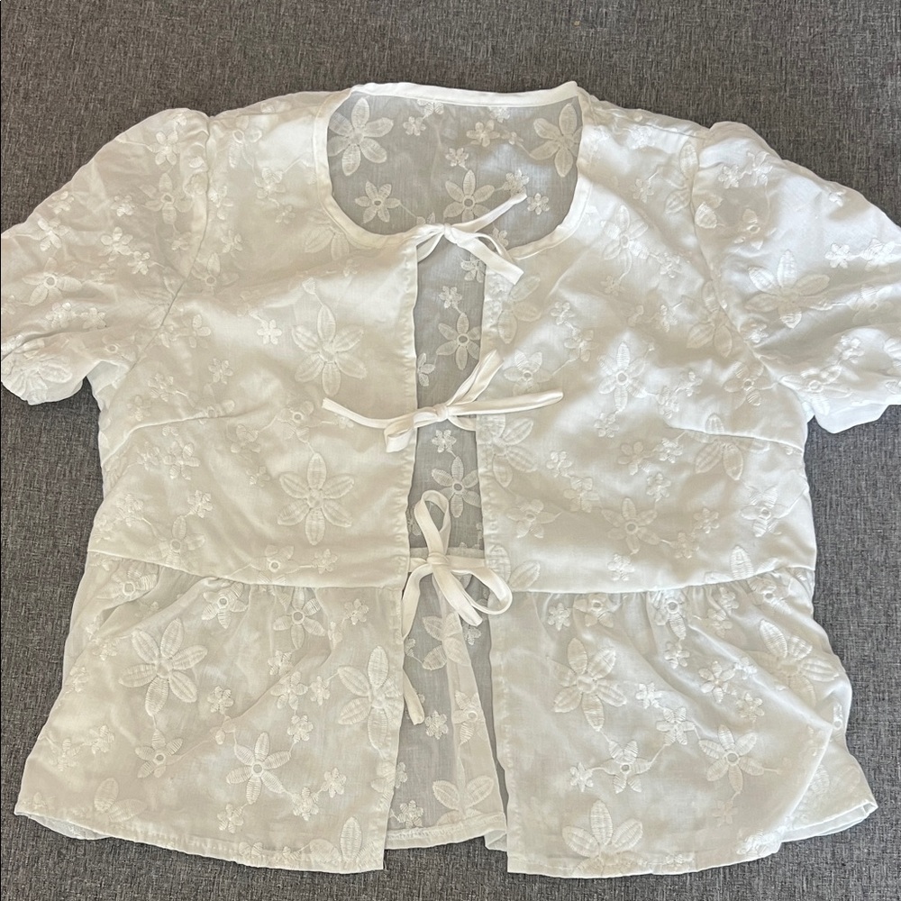 SHEIN White Floral Tie-Front Top